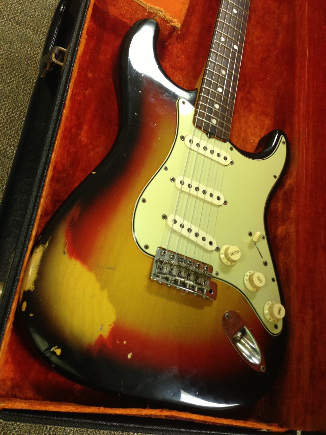 Guitar Trader photograph 1