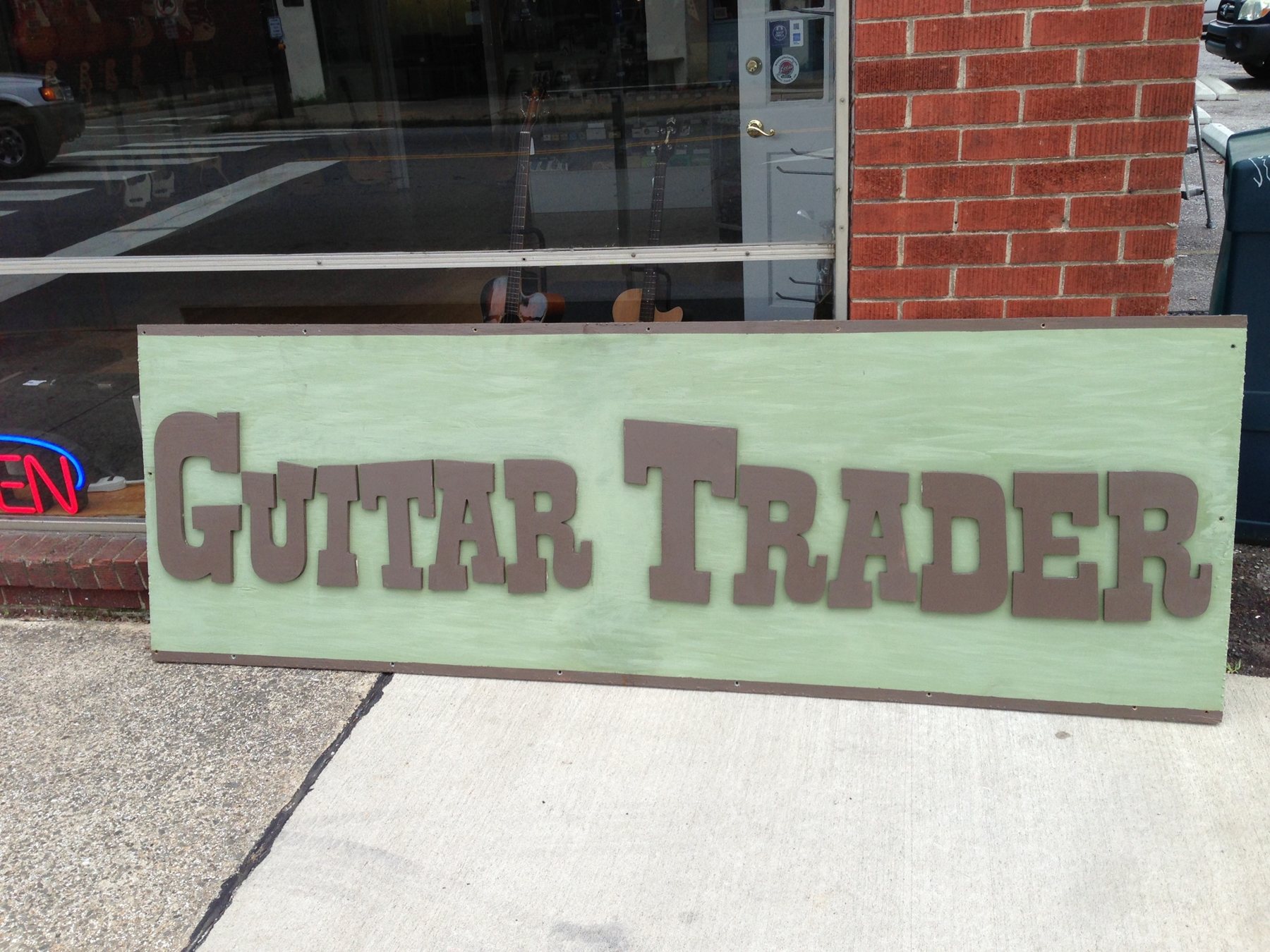 Guitar Trader photograph 2